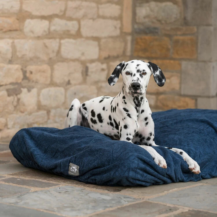 Lords & Labradors Bamboo Drying Cushion Cover Navy Blue - Image 2